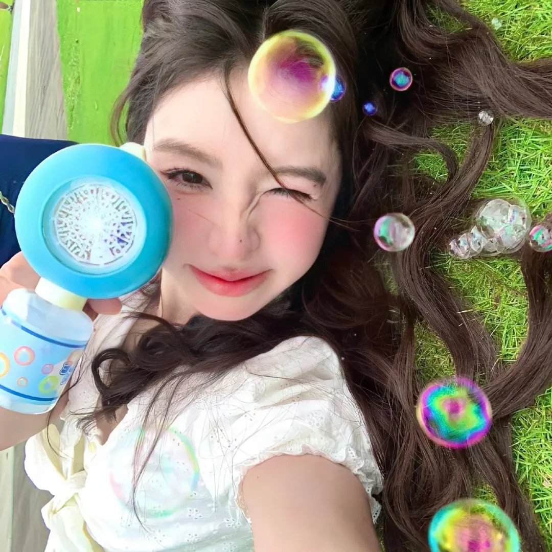 轻拍翻转小魔女